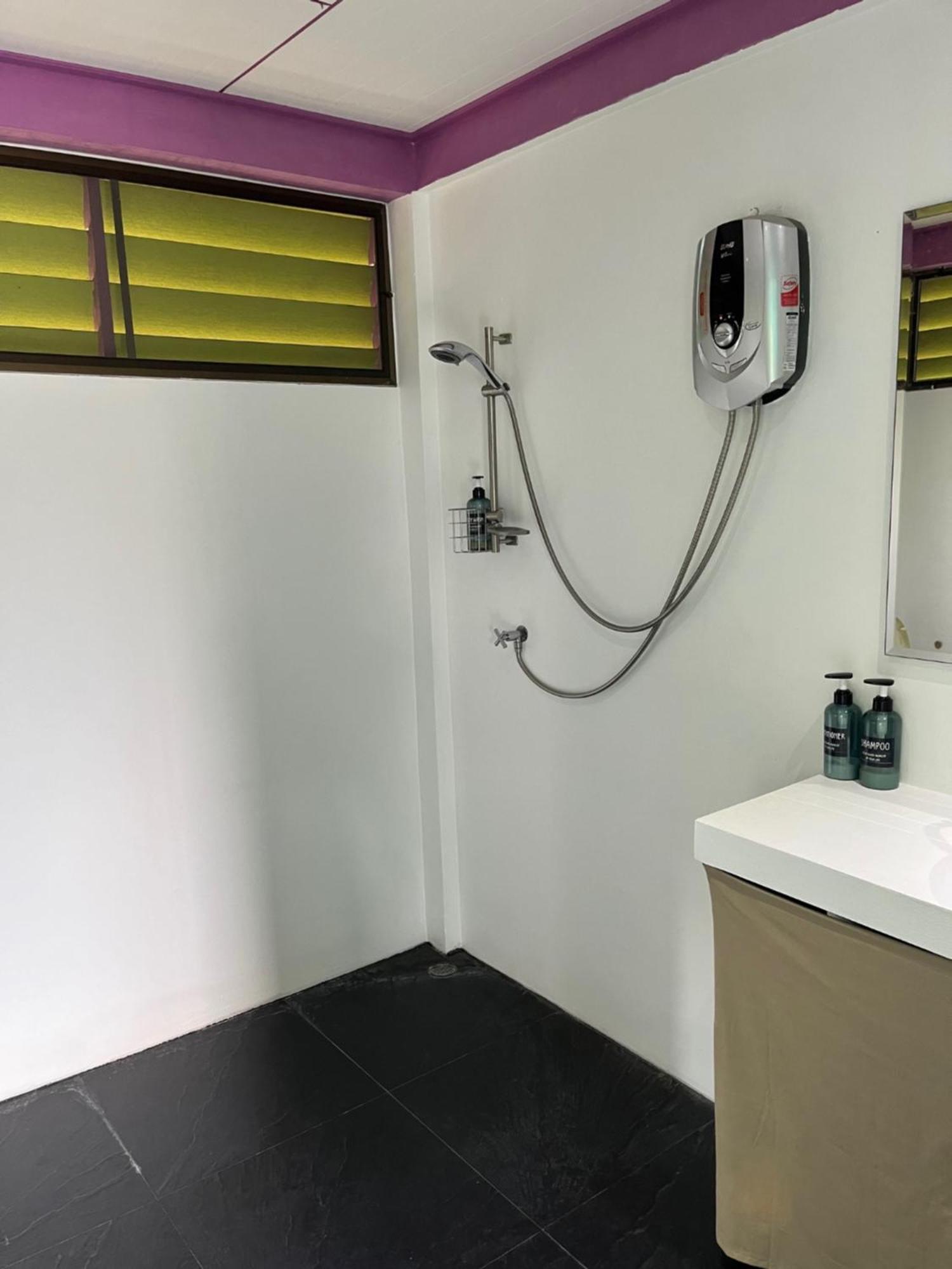 Navari Homestay Rayong Extérieur photo