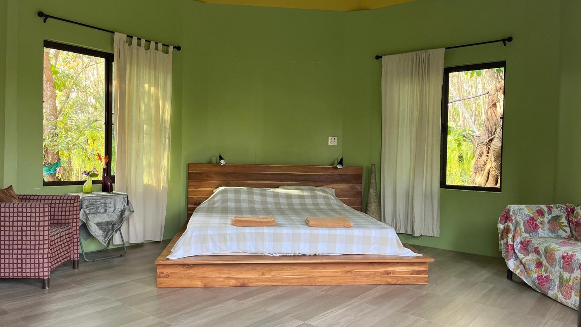 Navari Homestay Rayong Extérieur photo