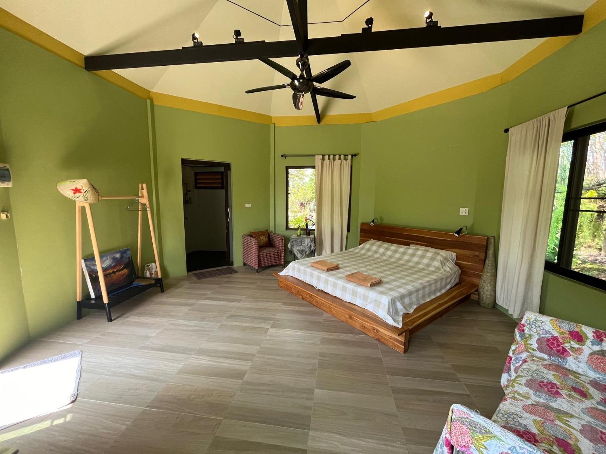 Navari Homestay Rayong Extérieur photo